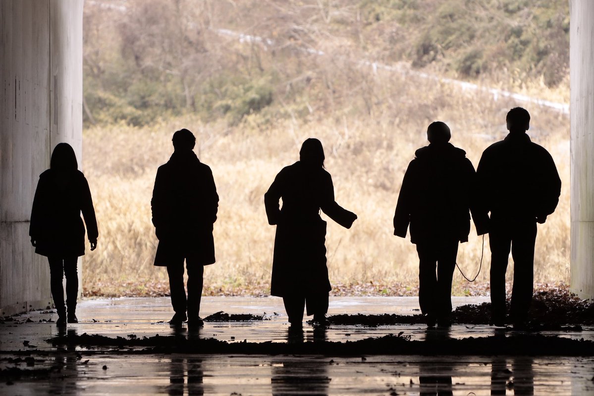 ⁡⋆⋅⋅⊱∘───────∘⊰⋅⋅⋆
⁡
　 #ドラマ再会 第６話
　　  明日よる９時
⁡
⋆⋅⋅⊱∘───────∘⊰⋅⋅⋆

《あの場所》で４人が再会する──。

第1〜3話&amp;最新話 配信中⏬
🔗tver.jp/series/srv5utj…

#竹内涼真
#井上真央
#瀬戸康史
#渡辺大知
#江口のりこ