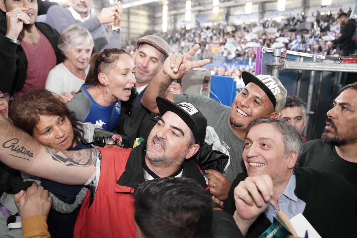 “Palabras prudentes y acciones valientes. Siempre con la voluntad de dar la batalla y de pelear día a día por este pueblo”.

Feliz cumpleaños, Máximo! Te saludan tus compañeros y compañeras 🤍✌🏽