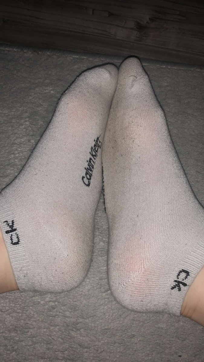 Mina_Marie14's tweet photo. Wer will gemolken werden?😝
#füße #fußfetisch #sklave #slave #socks #dreckigesocken #socken #sockentee #feetworshi̇p #feetfetısh #feet https://t.co/3fwQ4A209f