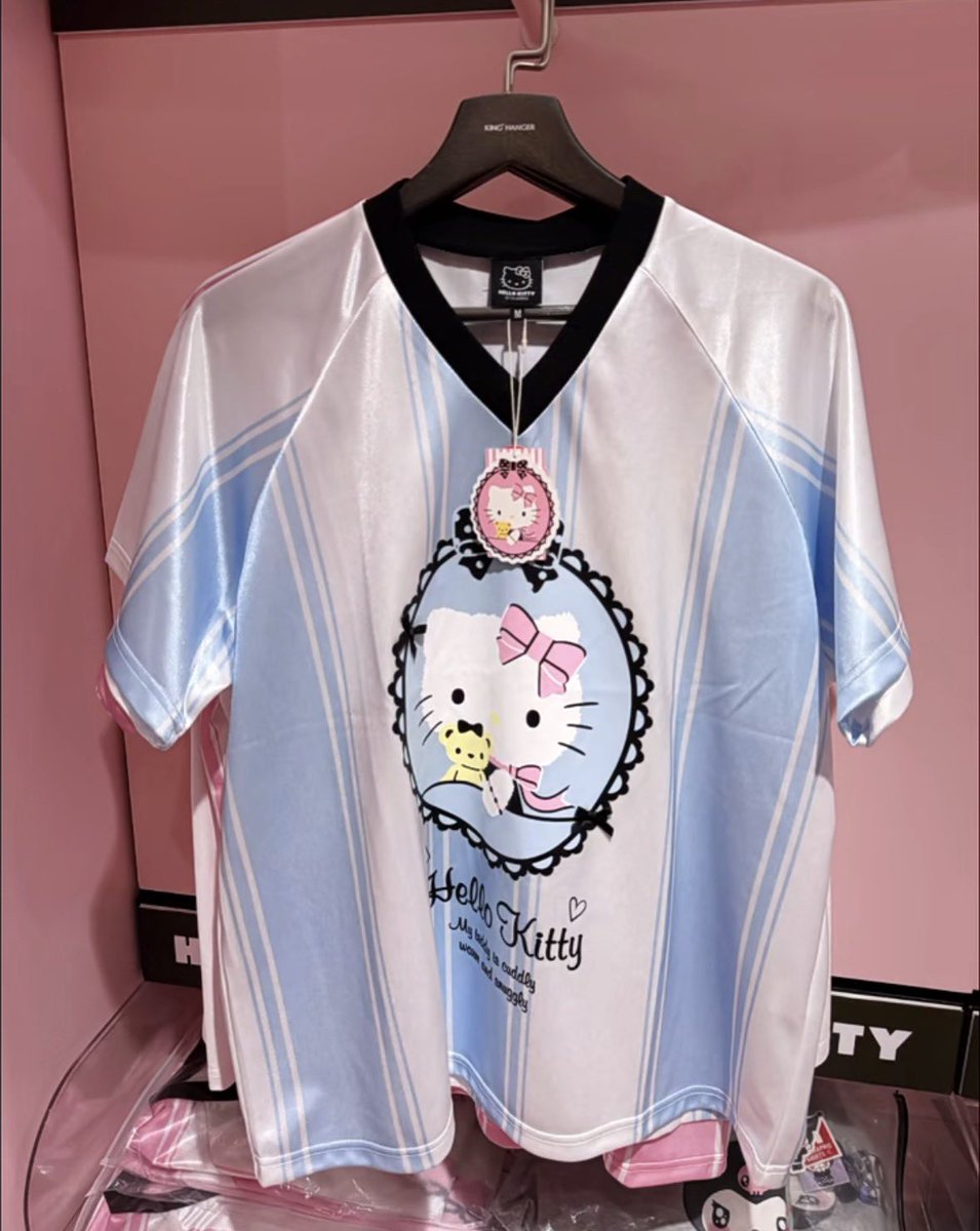 hello kitty x miniso มี้เสื้อ jersey แล้วว 🩵🎀 เดี๋ยวมาเปิดรับค่า