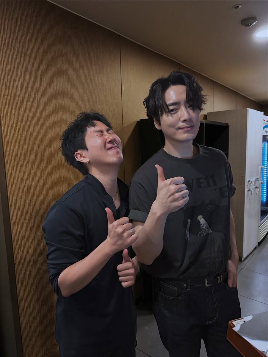 [260216]
Wrap up Party~ 🍻🍺✨️

#이준혁 #LeeJunHyuk
#LeeJoonHyuk #레이디두아
#TheArtOfSarah #ShinHyeSun