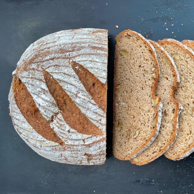 YHLMag's tweet image. Gluten free?
Here's a delicious recipes from Naomi Devlin, this one is a Walnut and Fennel Loaf:
yourhealthyliving.co.uk/walnut-fennel-…
_
Recipe - Bread: Gluten Free by Naomi Devlin (available on Amazon)
#glutenfree
