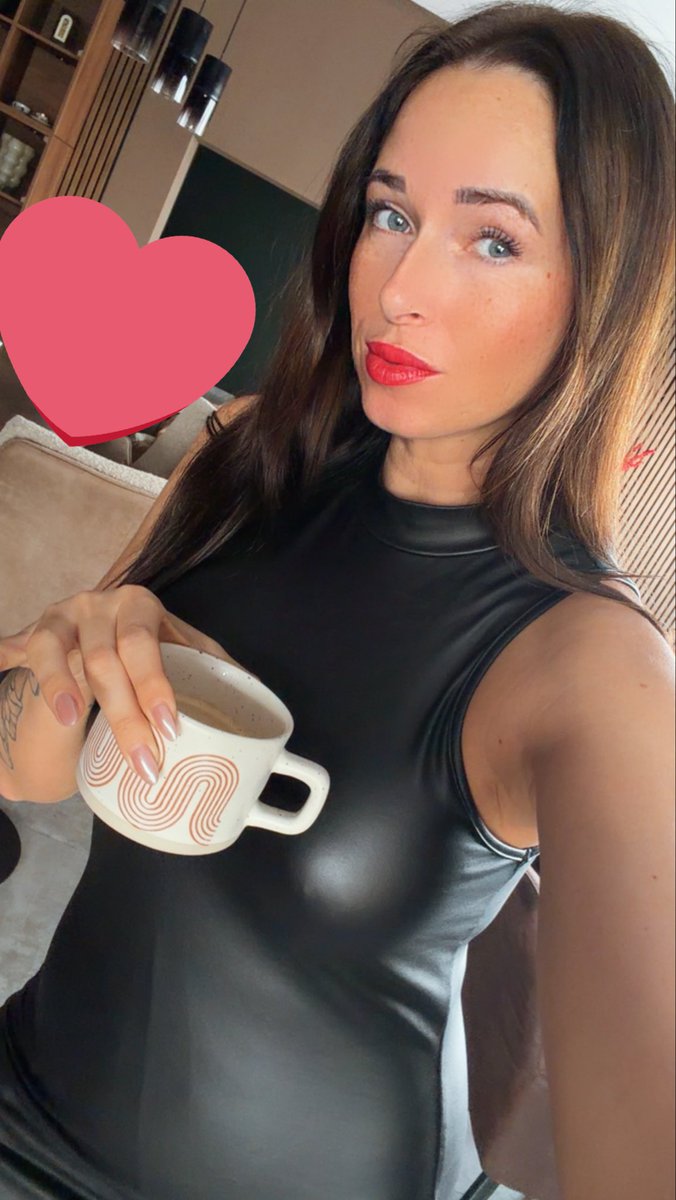 Ich sehe jede Nachricht.
Ich beantworte jede Nachricht.
Aber nicht im Sekundentakt.

Wer sofort das Video fordert, zeigt mir sehr schnell,
auf welchem Level er steht.

Über 500 Nachrichten brauchen Zeit.
Und Geduld ist der erste Test.

➡️ Telegram für echten Austausch