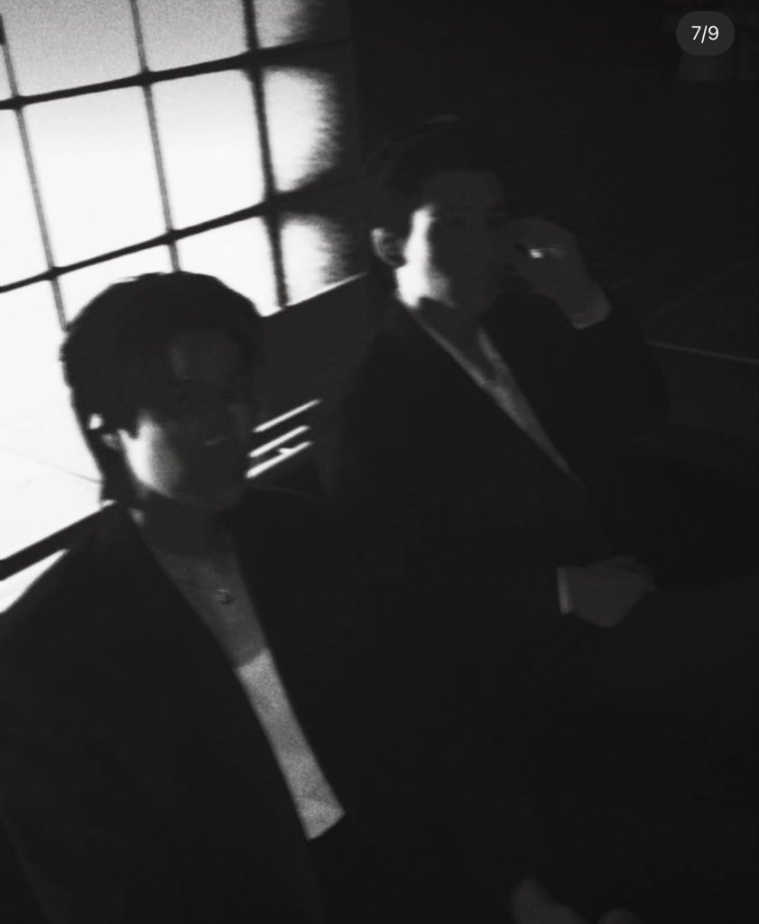 ปอนด์ลง                                   ภูวินทร์ลง

ปภวลงรูปคู่กันในรูปที่ 7 ทั้งคู่เลย แถมเป็นภาพสไตล์เดียวกันอีก เบลอๆ เบลอว่ารักแถบแบบว่ารักเธอ 🤩

#ปอนด์ภูวินทร์