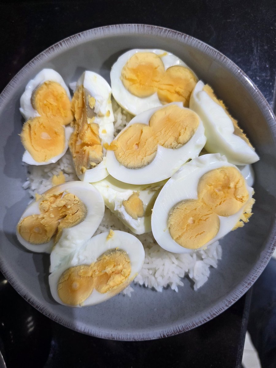 งงเลย ไข่แฝดสี่ฟอง 🫠