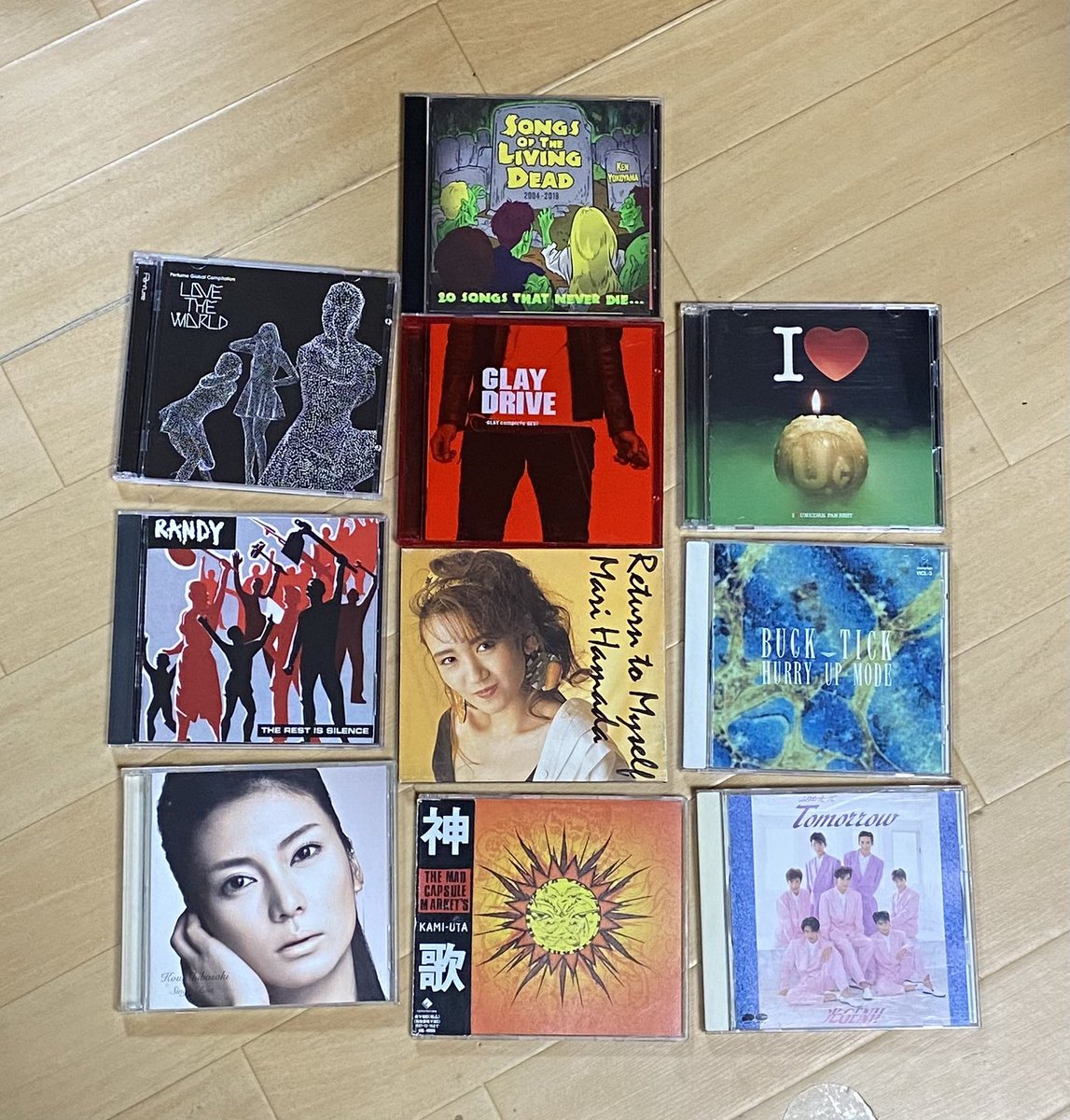 久々BOOKOFF行った統一感ない戦利品
柴咲コウ
THE MAD CAPSULE MARKET'S
RANDY
浜田麻里
光GENJI
BUCK-TICK
ユニコーン
perfume
GLAY
KEN YOKOYAMA