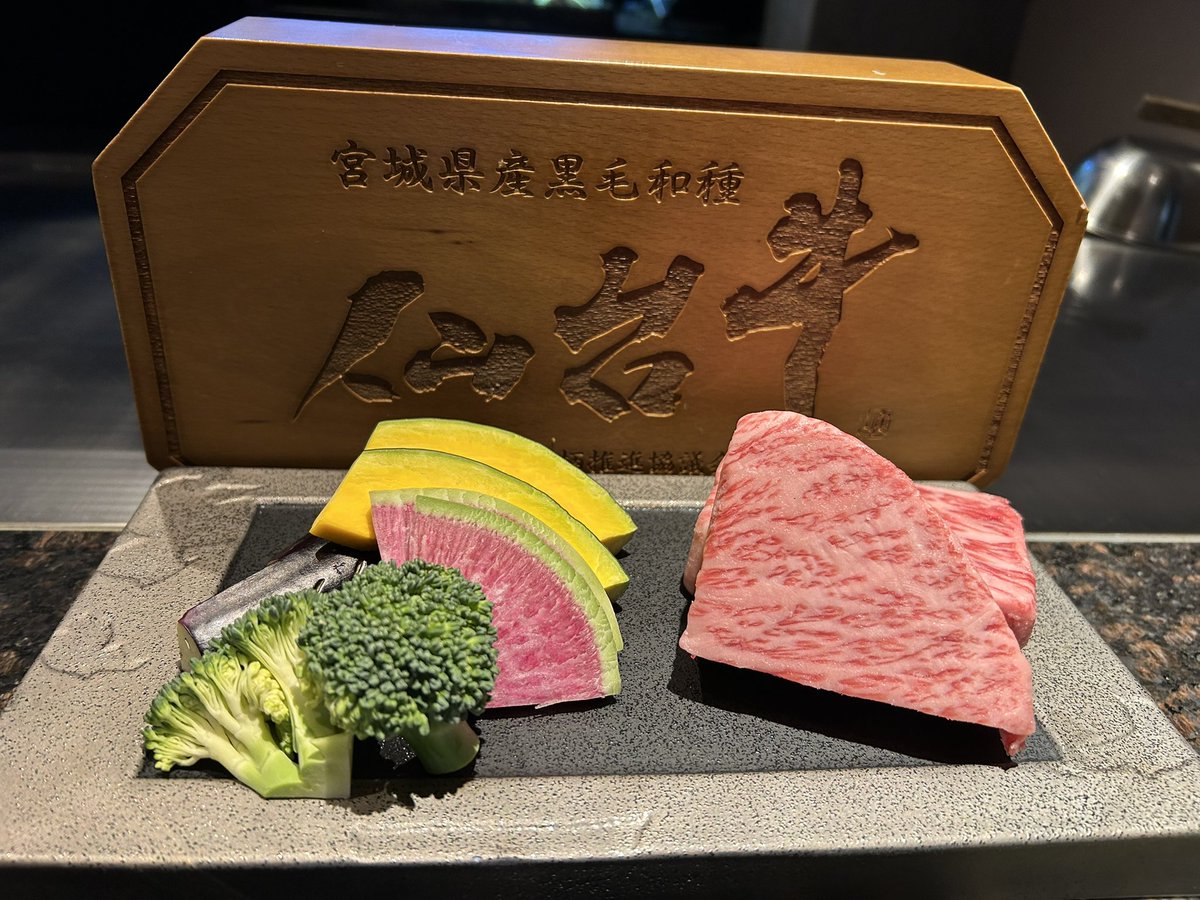 olion0212's tweet photo. もうだいぶ過ぎたけど、2月1日は誕生日でした🎂
もう28…はやい🙄
28歳いい年にするぞーって意気込んだのに早速腰の神経痛やらかして歳を感じた……
28は健康第一を目標にするぞ…:( ´ᾥ`  ): https://t.co/9gsn6xeYRs