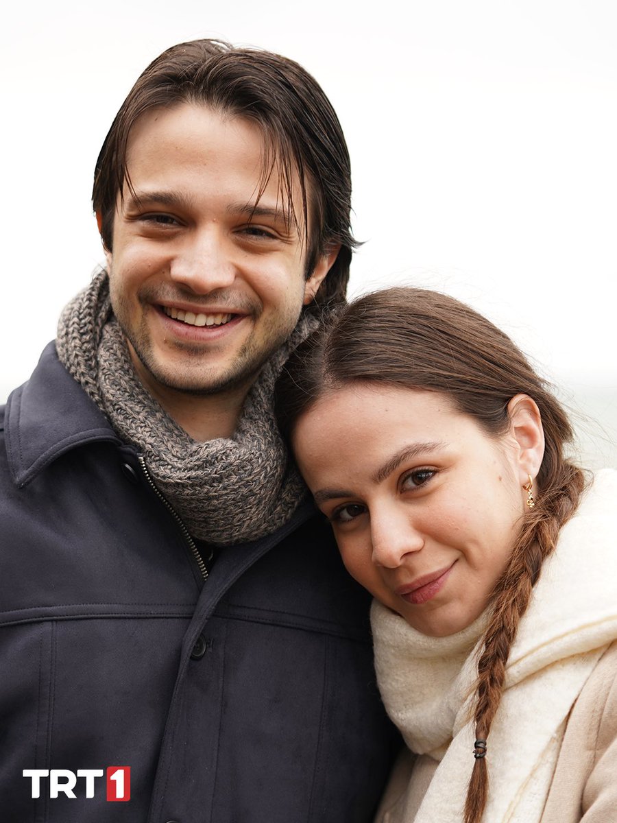 ⏳❤‍🩹
#taşacakbudeniz  #esdil 

Yıldızlara bak                         Biz küçüktük