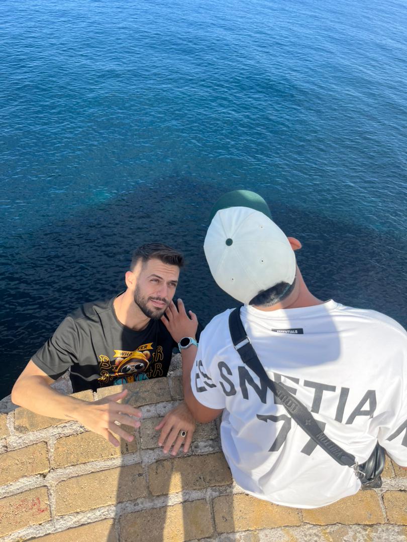 Michel_MW520's tweet photo. Hey bro 😂 https://t.co/OOZxe34DAN