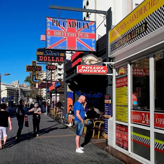 Bobson Dugnutt tweet media