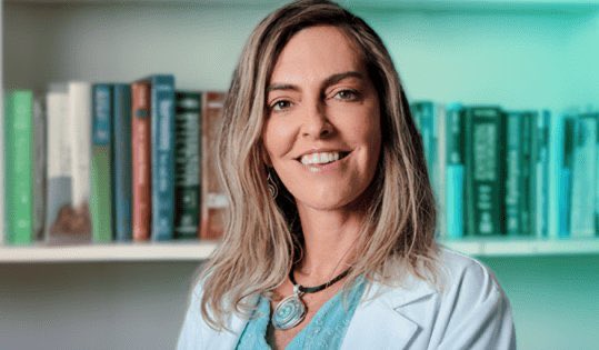 NightSkyToday's tweet image. 🚨: This is Tatiana Sampaio, a Brazilian scientist who restored movement in six paraplegic patients.