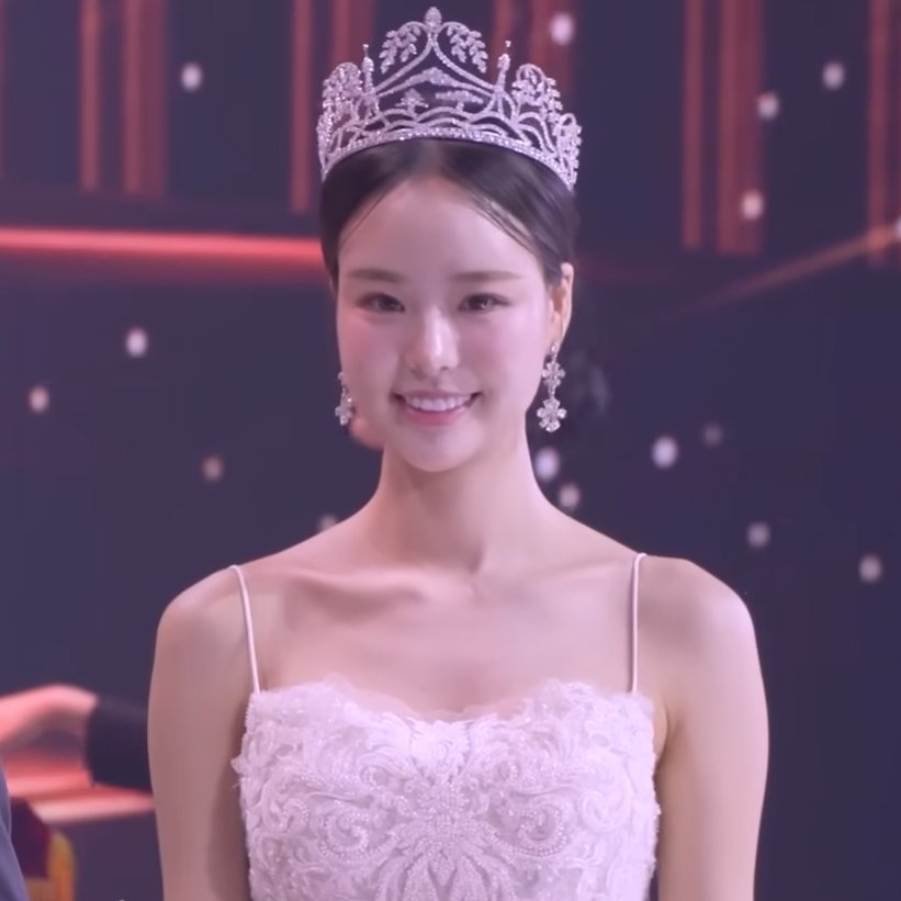 heesun really looks like loopy.  cuteee