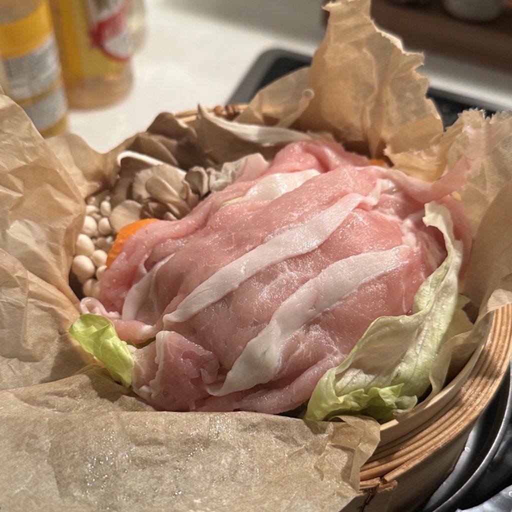 dcpn_cooking's tweet photo. 豚肉の野菜の蒸籠蒸し https://t.co/As90TFnIJt