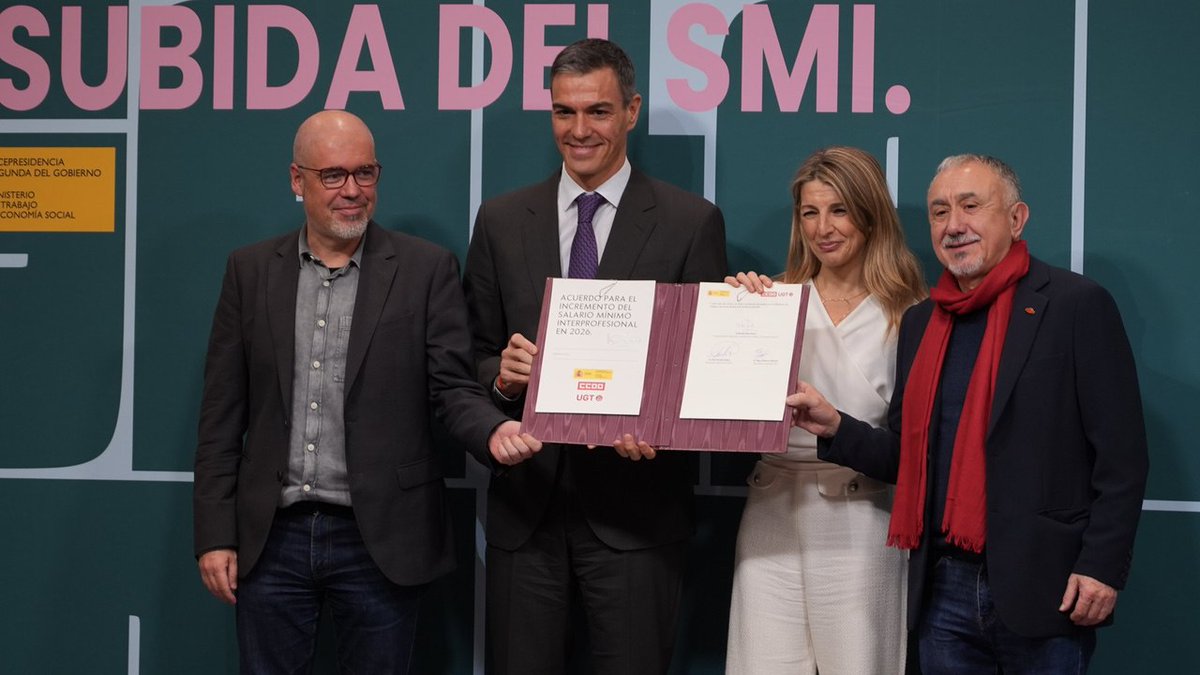 <a href="/UnaiSordo/">Unai Sordo</a> <a href="/CCOO_Estudios/">CCOO Estudios</a> Finaliza el acto de firma del acuerdo del SMI de 2026

📸 <a href="/UnaiSordo/">Unai Sordo</a> <a href="/sanchezcastejon/">Pedro Sánchez</a> <a href="/Yolanda_Diaz_/">Yolanda Díaz</a> <a href="/SG_UGT/">Pepe Álvarez</a>