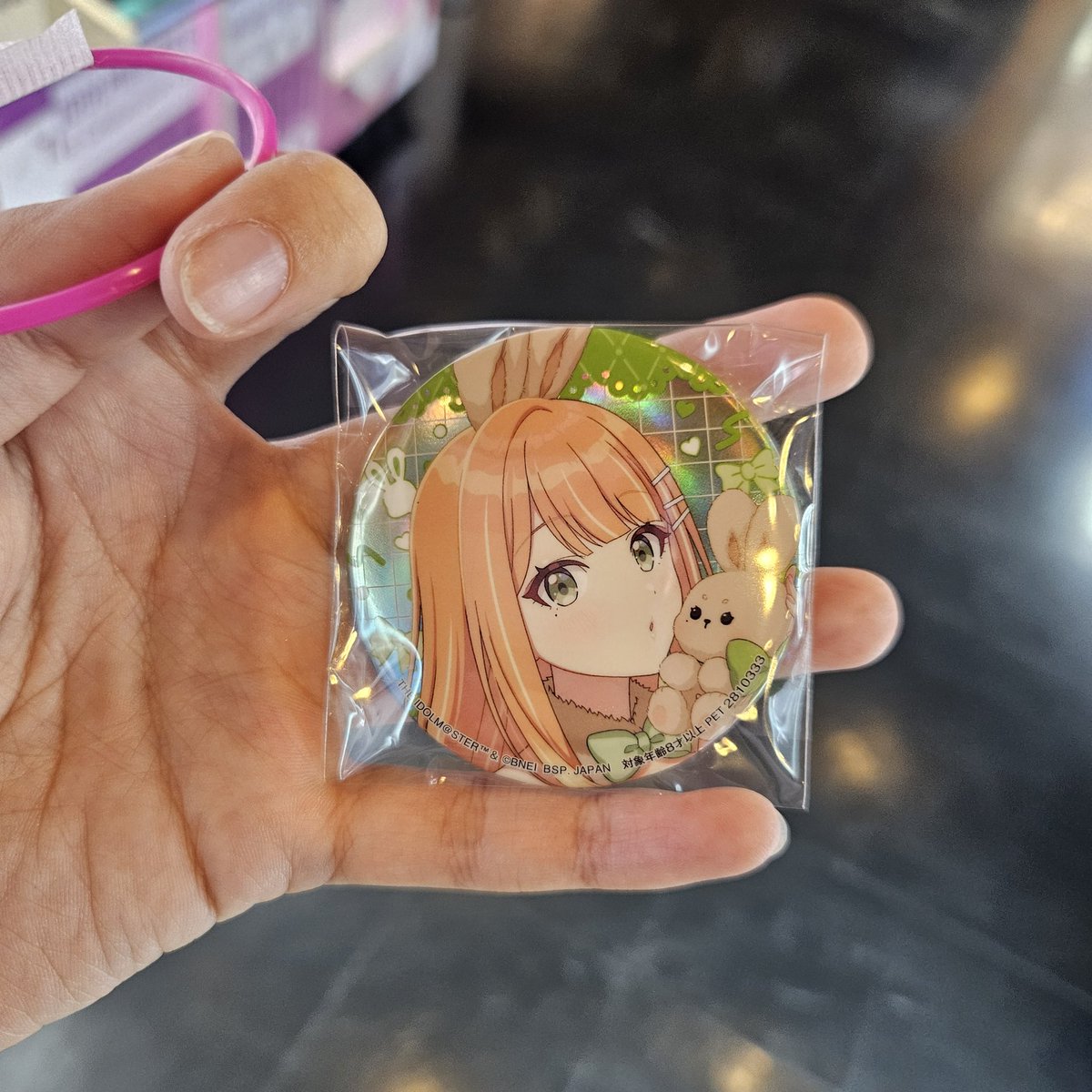 ちなみにこれ1000円かからず(5プレイ)で取れたので、缶バッジに関して