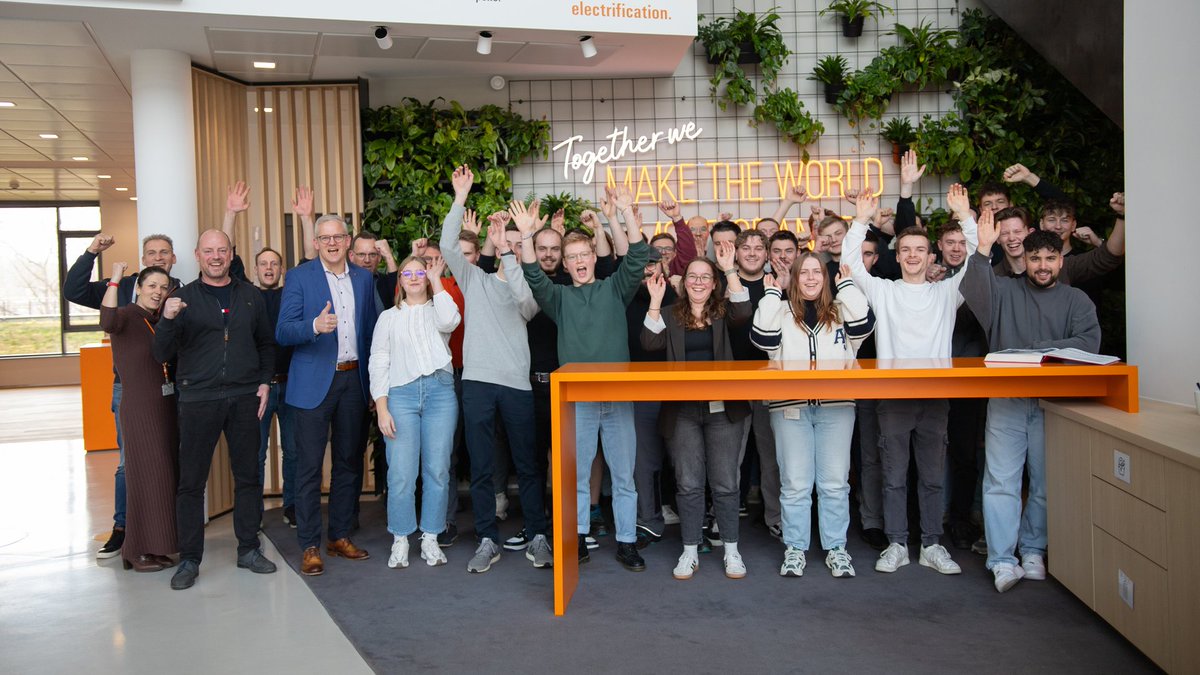 Neue Fachkräfte starten ins Berufsleben elektropraktiker.de/nachrichten/na… #elektronews #magazin