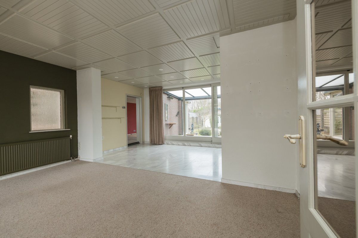 BergEraMakelaar's tweet photo. Levensloopbestendig wonen in een charmante semi-bungalow! 
Ruime vrijstaande semi-bungalow met ruime oprit, zonnige tuin op het zuidwesten en multifunctioneel tuinhuis. 
 https://t.co/arDJUdeIRu #BergERAMakelaars #NIEUW #Sassenheim https://t.co/z6a8vcTCi6