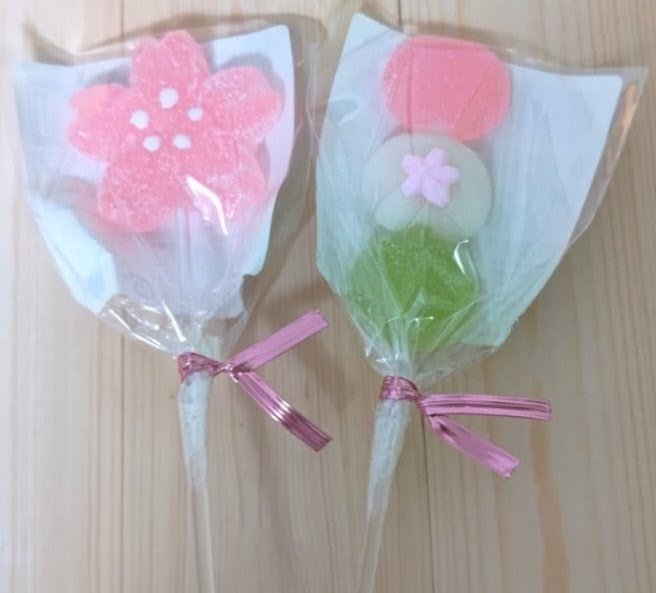 redsuba's tweet image. ここ数日暖かくて春の陽気😊あちこち桜グッズ増えてきたわ🌸
久し振りにカルディ寄ったら可愛いゼリー売ってた🍡
#KALDI