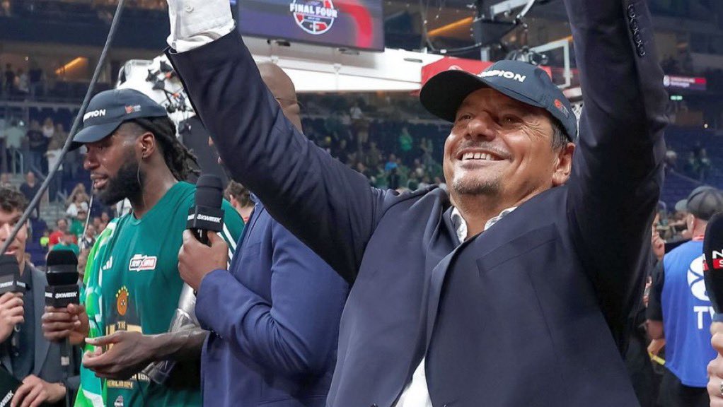 dinos_becirovic's tweet image. Οποιος θέλει να κάνει κριτική, να κανει.

Οποιος θέλει να φύγει, γνώμη του.

Οποιος τον βρίζει όμως, είναι μεγάλο αρχιδι.

Πριν ενάμιση χρόνο σας έβγαλε στο δρόμο αυτός ο προπονητής. 

Μην τον πουλάτε τόσο εύκολα. 

#paobc