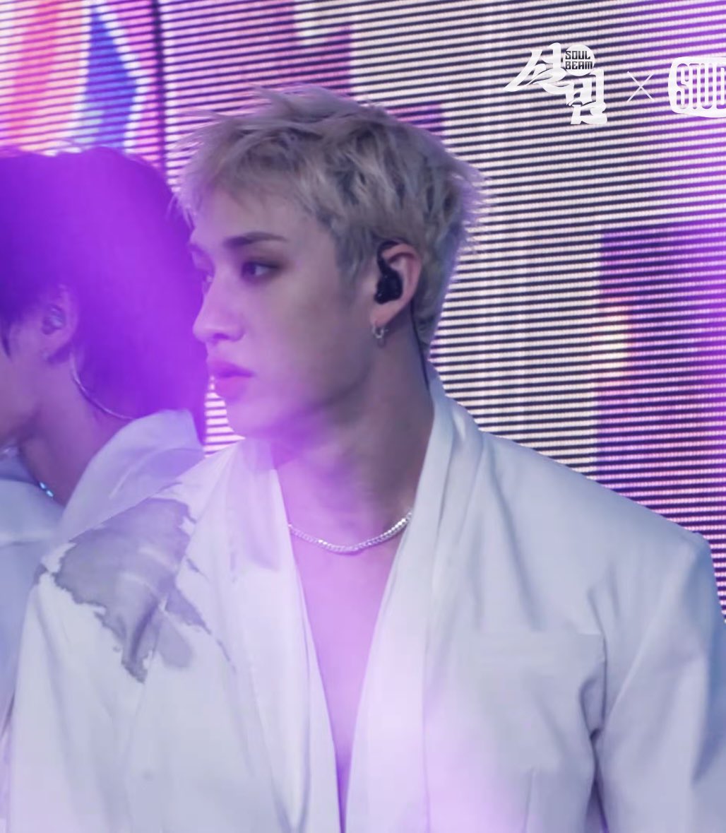 L0VECHANNI's tweet image. the most perfect side profile you’ll ever see