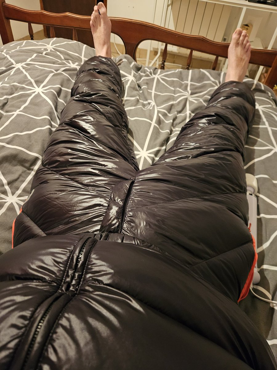 Who wants to lick my feet !