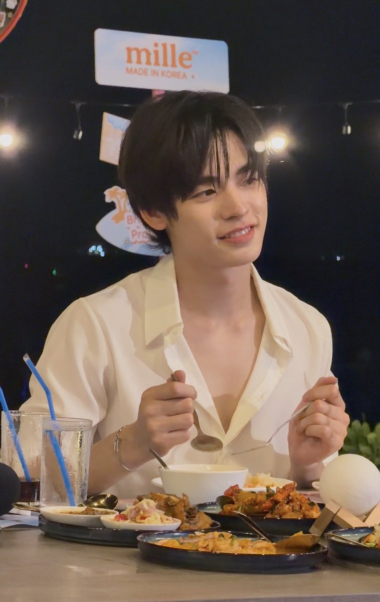 ค่ดชอบเชิ้ตขาวเลยง่ะ ㅠㅠ
คนนึงค่ดจะแดดดี คนนึงก็ค่ดจะเคะคนสวย ชีวิตนี้ไม่ขออะไร อยากเพี้ยรไปวันๆเอง