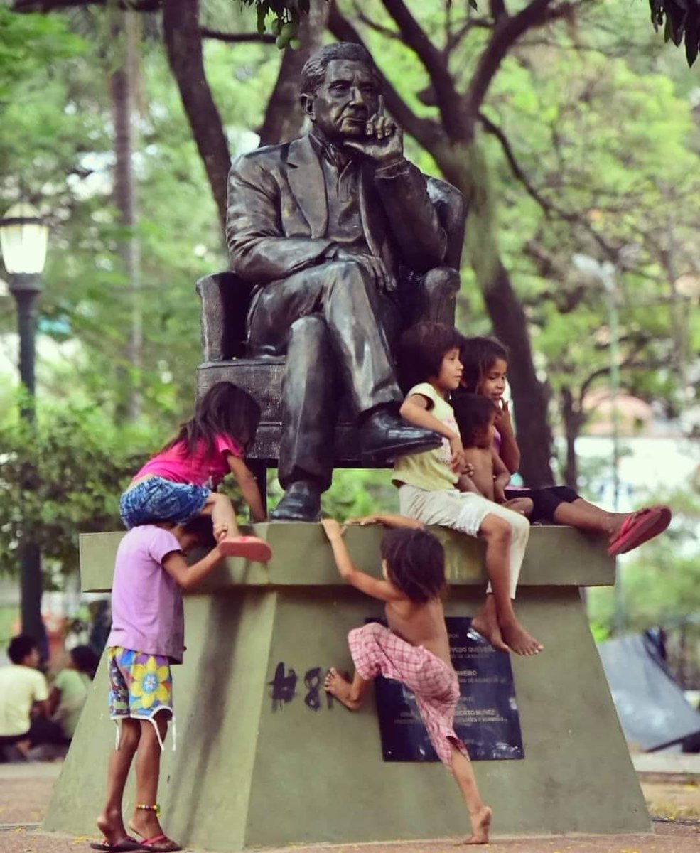 Augusto Roa Bastos tweet media