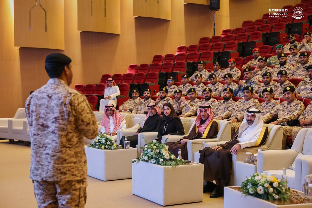 sanggovsa's tweet photo. معالي وزير الاتصالات وتقنية المعلومات المهندس عبدالله السواحه، يحلّ ضيفًا على كلية الملك عبدالله بن عبدالعزيز للقيادة والأركان ويلقي محاضرة بعنوان: "القيادة في العصر الذكي" وذلك ضمن الفعاليات العلمية، بحضور عدد من قيادات الوزارة.

#وزارة_الحرس_الوطني https://t.co/y5r05jGmLt