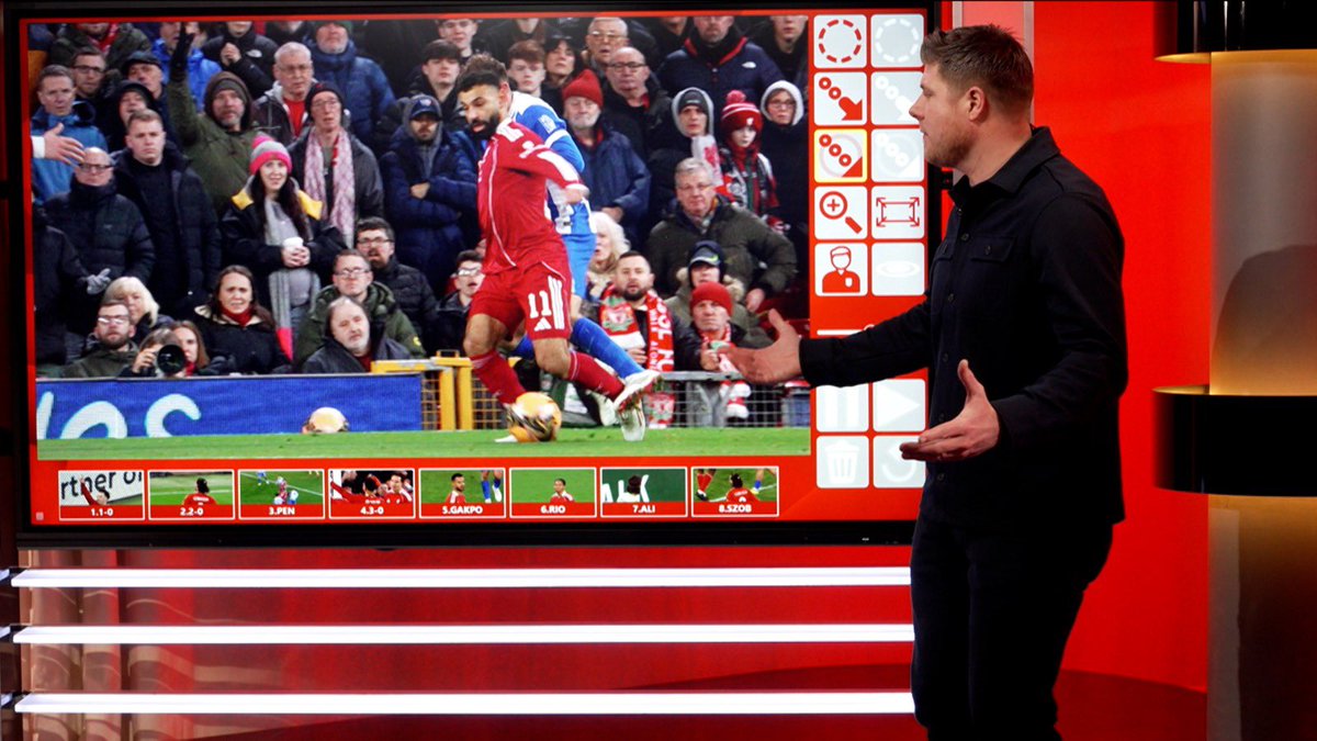 NeilMellor33's tweet image. Huge credit to the referee for being so close to the action and being decisive without var to point to the spot for a very obvious penalty 👏 
#Ref #Penalty #ReviewShow #LFC