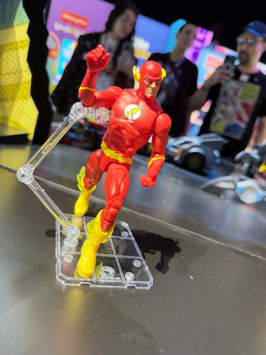 preternia tweet media