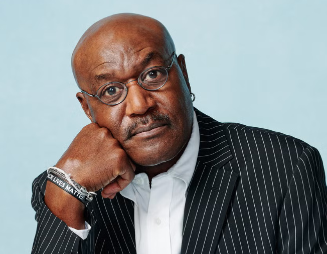 ダニー・グローバー、モーガン・フリーマン・デルロイ・リンド等々、洋画で彼らのいずれかが出てれば大体声をあてていた池田氏。吹替観てれば聴かない事なんて殆ど無かったような気がするくらい存在感ある名優でした。ご冥福を心よりお祈り致します。 