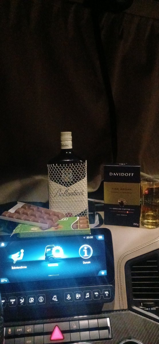 Memooo53588016's tweet photo. #gebze#bu gece de böyle😁 https://t.co/Mhym9Dxyqf