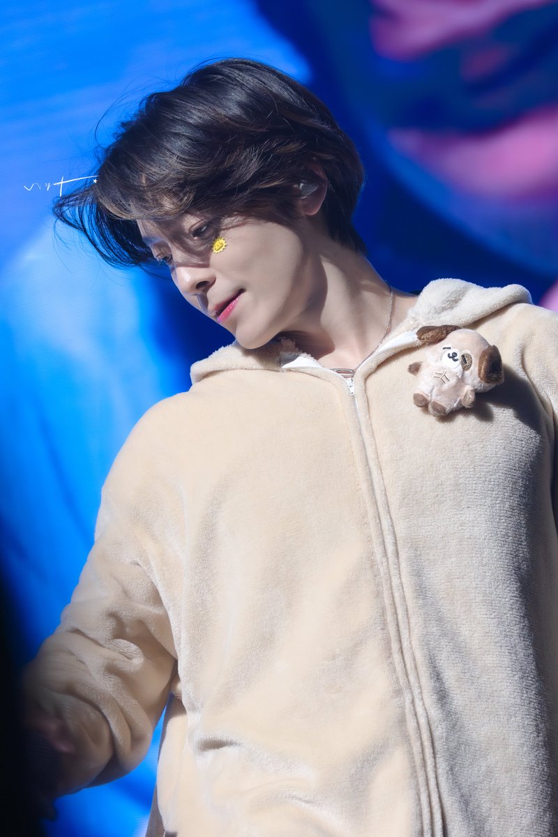 Vivian_HPI's tweet photo. 오빠의 눈은 정말 매력적이에요🥹

#동해 #ドンへ  #donghae  #東海
#슈퍼주니어 #superjunior 
#SUPERSHOW10INMACAU https://t.co/YzshD42qi6