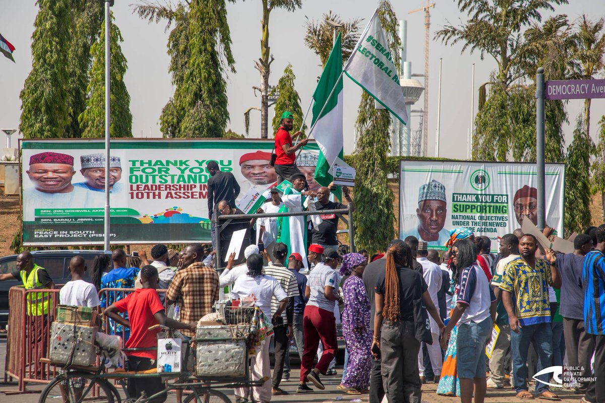 PPDC_ng's tweet photo. We were live at the National Assembly to protest against the real time transmission of election results 

PPDC remains committed to protecting democratic values and amplifying the voices that matter.

#PPDC #Democracy #ElectoralReform #GoodGovernance #CivicEngagement https://t.co/MpaGLOd6bR