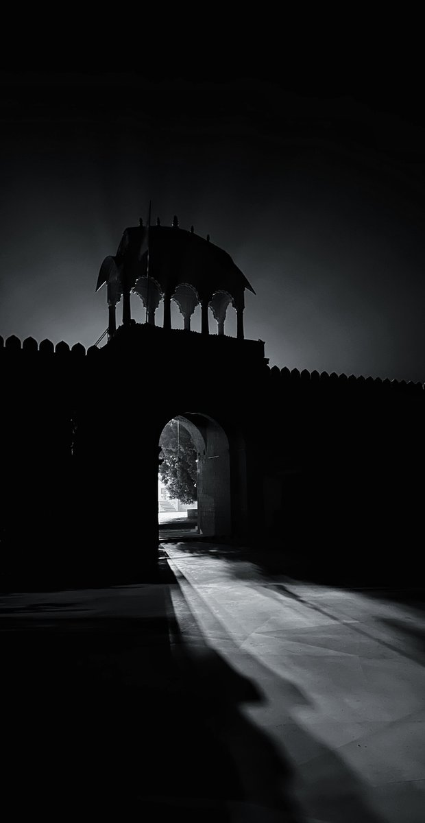 charu_prabhu's tweet photo. The only light that matters. #Maniknagar https://t.co/h2OyxGblL7