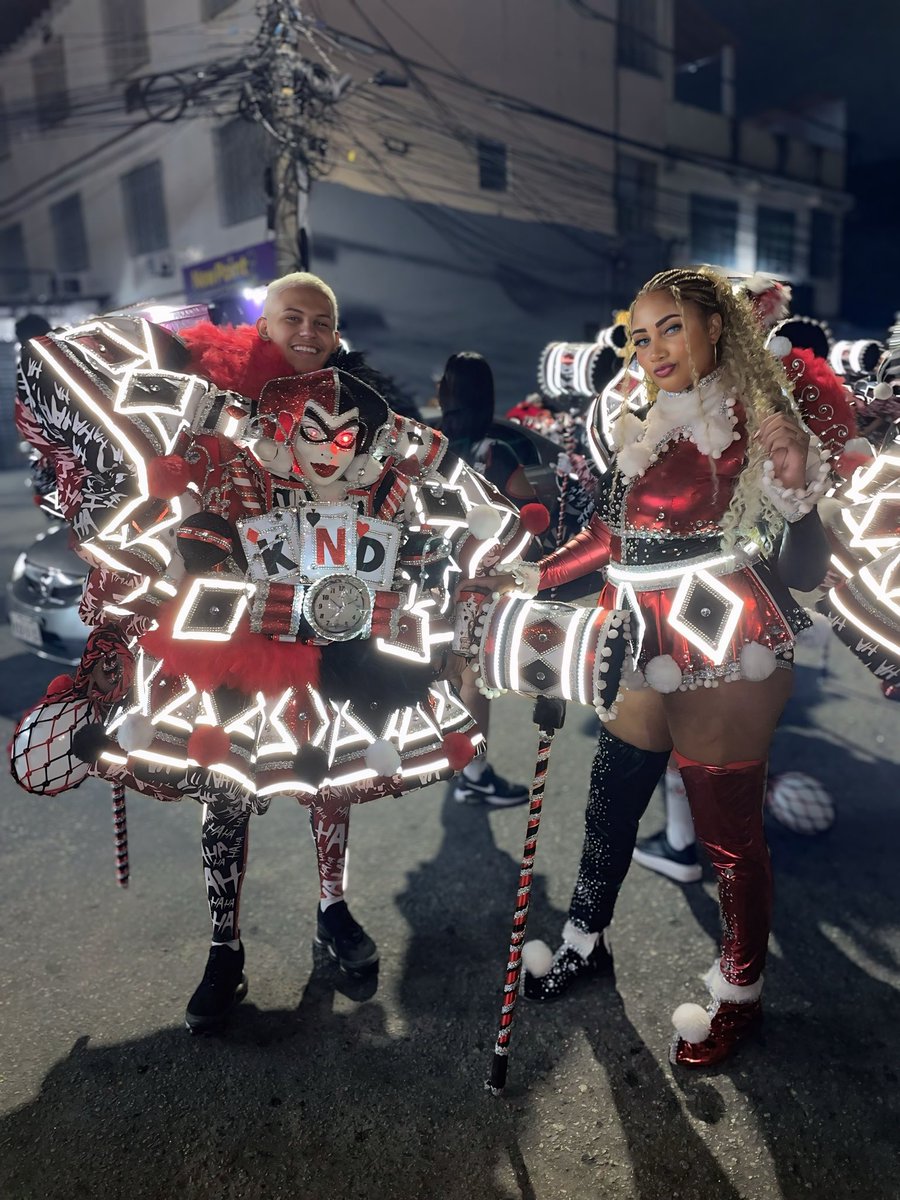 no bate bola nós é pica, fantasia somos covarde…✌🏼😜🤙🏼🎭