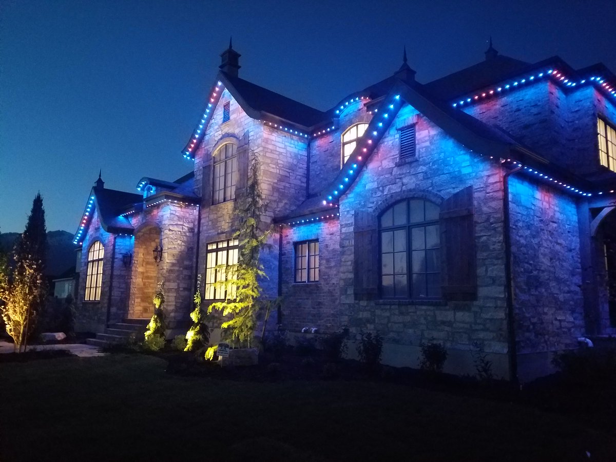 JF_Lighting's tweet photo. Did you know? The first electric light was installed in the White House in 1891, when President Benjamin Harrison was in office. Since then, the White House has been illuminated by electric lights for 135 years! Happy President's Day from JellyFish! https://t.co/gdx7h0JmmH