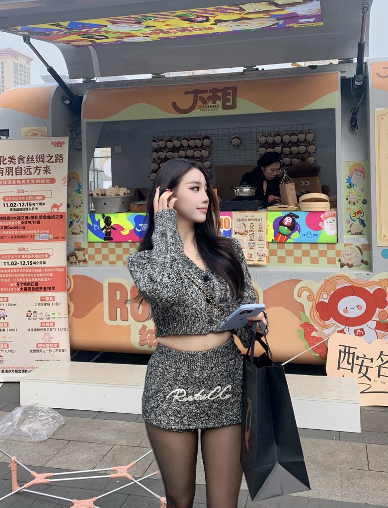 吃不饱的颖 tweet media