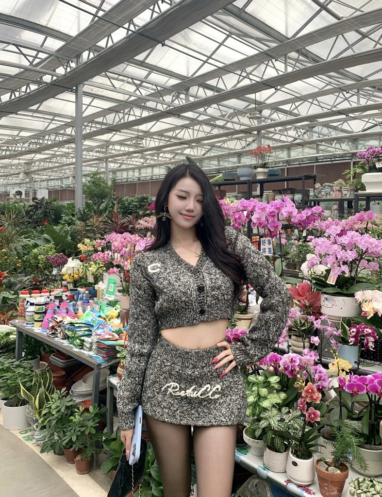 吃不饱的颖 tweet media