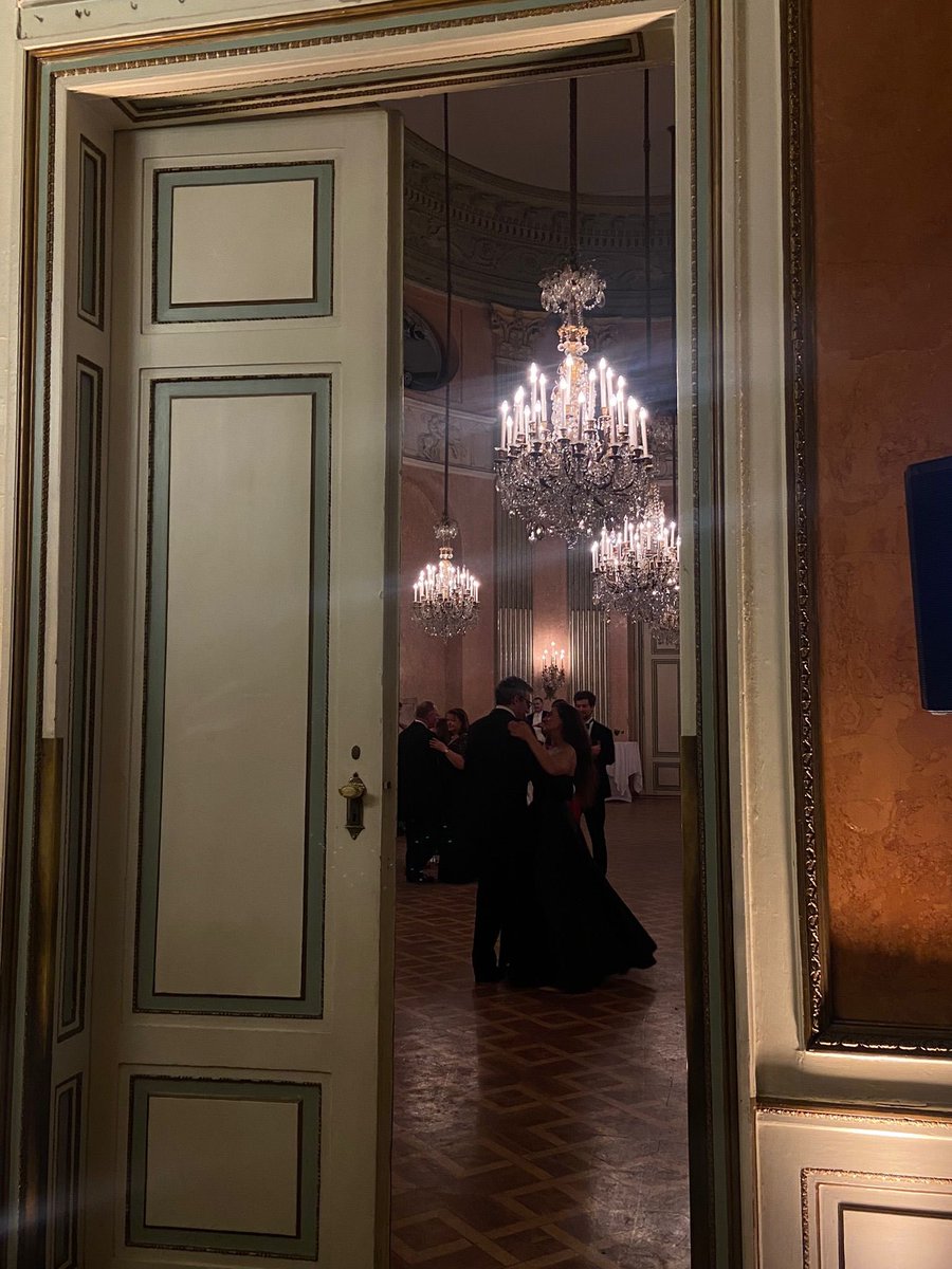 flanagrama's tweet photo. Vienna is the last bastion of beauty in the West, change my mind. https://t.co/om0GYrNAyA