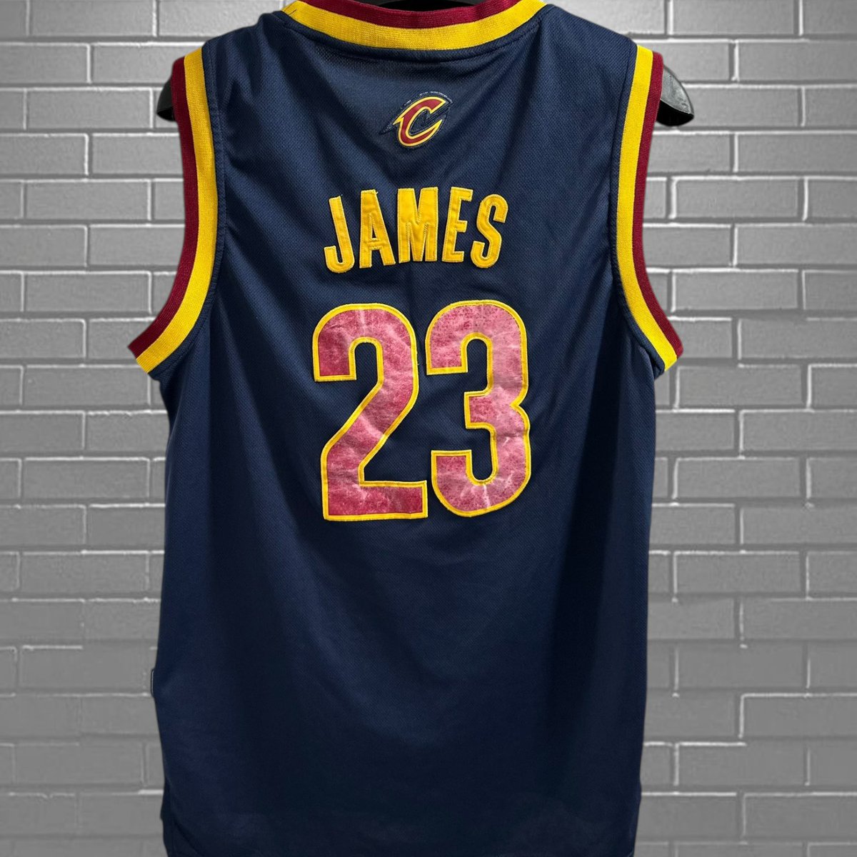 LeBron James forması stoklarımızdan kaldırılmıştır

Sebebi : Kendisi orospu çocuğudur✅