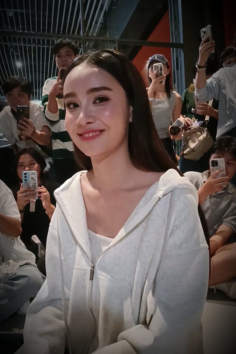 HAPPY BIRTHDAY TO JAYNA 🎂
20 ปีแน้ว คนเก่งของอัลกี้ พี่นายกขอให้เจ สุขภาพแข็งแรง ได้พักผ่อนเต็มที่ ได้ทานของอร่อยๆ ได้ทำในสิ่งที่ชอบ ดื่มน้ำเยอะๆ ยิ้มเยอะๆ 
พี่อยากเห็นหนูประสบความสำเร็จในทุกอย่างที่หนูตั้งใจไว้นะคะจะคอยเชียร์อัพอยู่ตรงนี้เสมอนะงับ  <a href="/j_jayyna/">aangelinaa.ss</a> ♥️

#aangelinaass