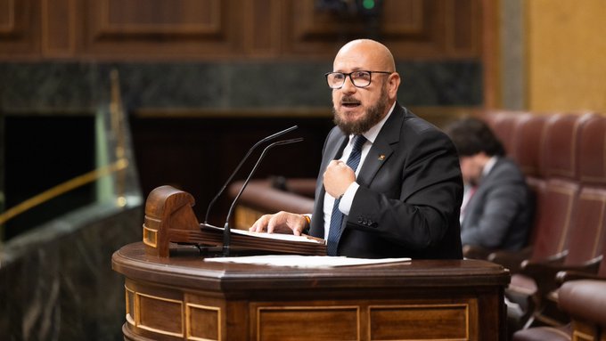 José Alcaraz Martos: "El temporal no creó el problema, lo dejó al descubierto"

🚨 El mal estado de las carreteras es previo a las borrascas.

⚠️ Décadas de falta de inversión han agravado el impacto de las borrascas.

actualidadpolitica.es/jose-alcaraz-m… <a href="/fjosealcaraz/">José Alcaraz Martos</a> <a href="/VOX_Jaen/">VOX Jaén</a>