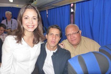 Los muchachos del equipo de Machado, Guaidó, Allup, Capriles, Rosales y del chavismo todo, han hecho que surja la campaña #EstoyConBittar 

De verdad verdad son torpes. <a href="/Eduardo_Bittar/">Eduardo Bittar</a> gana terreno aprovechando el ataque de toda la unidad de partidos socialistas en su contra.