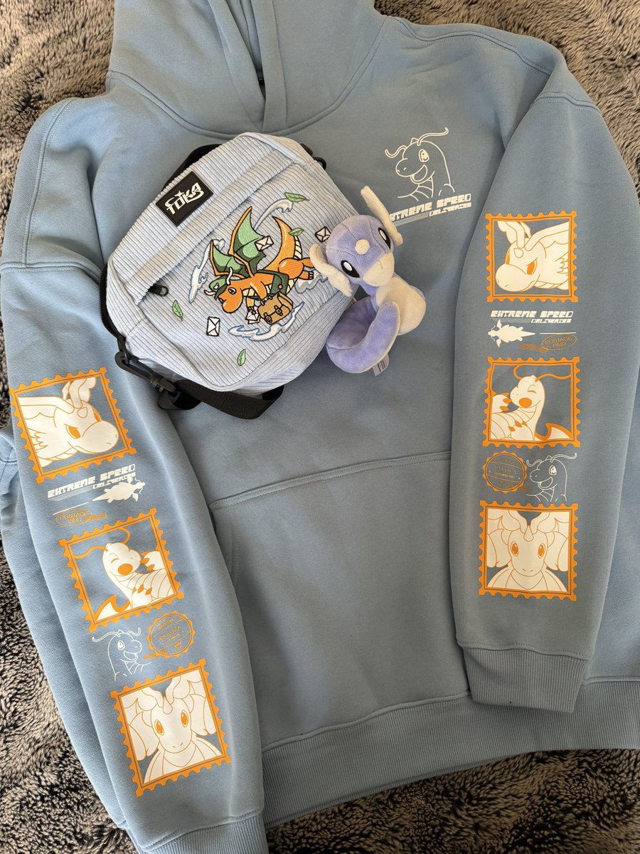 Got a lot of love for the Dragonite Delivery hoody this weekend at EUIC 

Really happy with how this came out for sure! 🐉