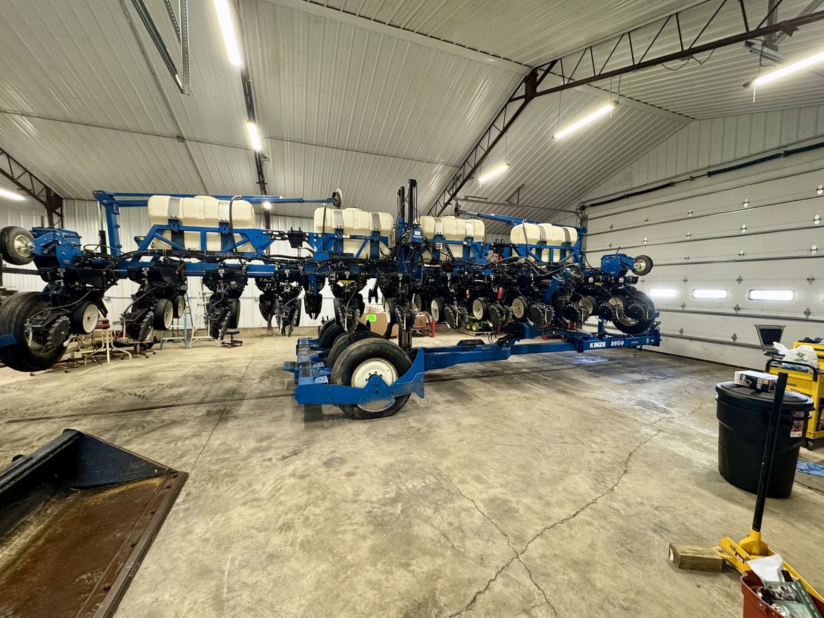 agSATS's tweet photo. Always the sign to get the planter in the shop. https://t.co/1rpH1yEQ2t