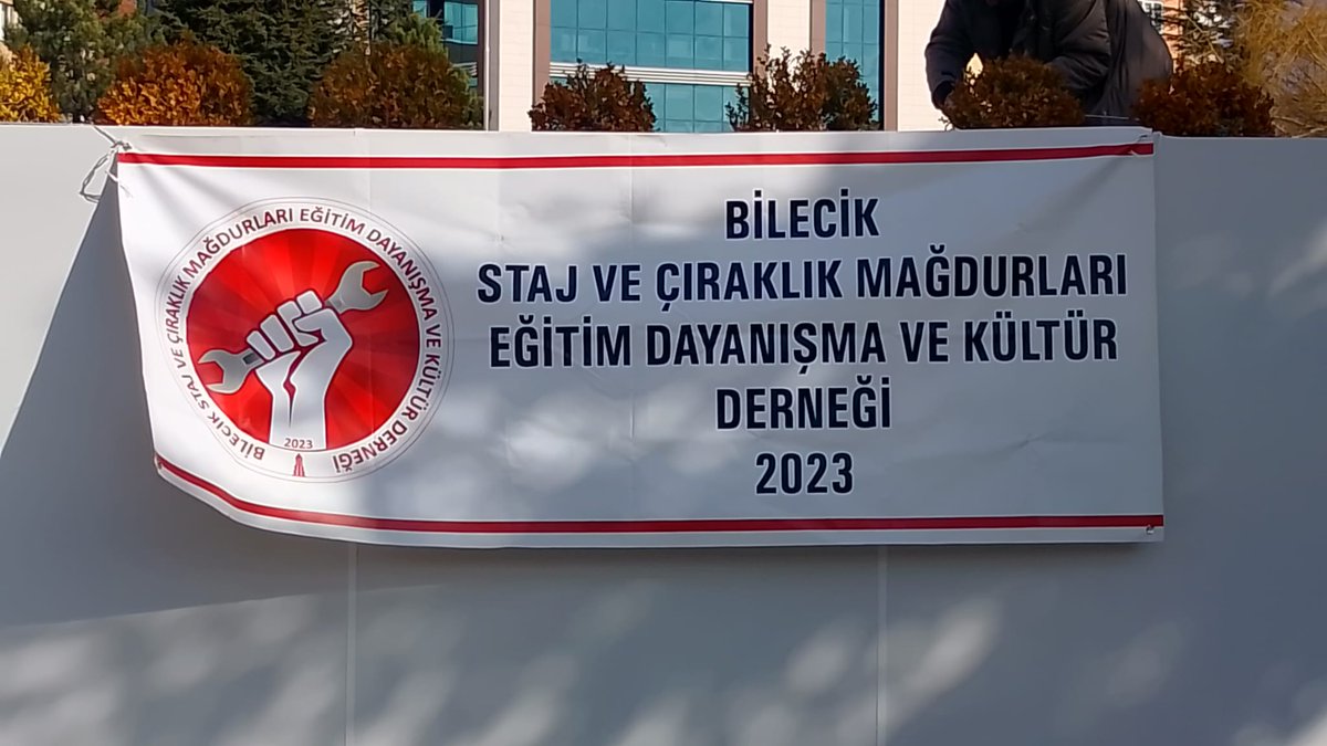 Bilecik /Bozüyük 'te unutulması istenen bir gerçeği yeniden hatırlatmak için bir araya geldik.

Katılım sağlayarak destek olan  kıymetli misafirlerimize ve emeği geçen tüm dava arkadaşlarımıza gönülden teşekkürler.🙏

Bilecikten Haykırdık 
#ÇırakStajyeriNeZamanDuyacaksınız