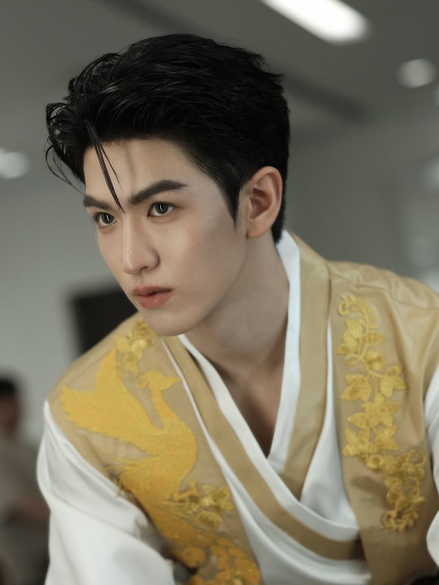 มีใครวิเคราะห์ยัง ว่าทำไมจินวุคถึงหล่อขนาดนี้อ่ะ องค์ประกอบทุกอย่างโครตจะเพอร์เฟค เข้าใจพี่ย้งทุกอย่างแล้วจริงๆ (รูปนี้โครตหล่อ กุเขินจนตัวจะแตกอยู่แล้วㅠㅠ)