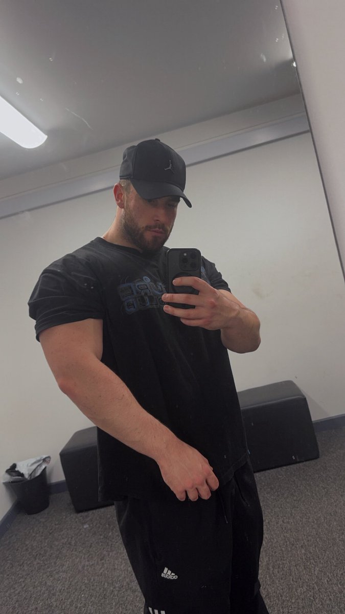 philslockedin tweet media