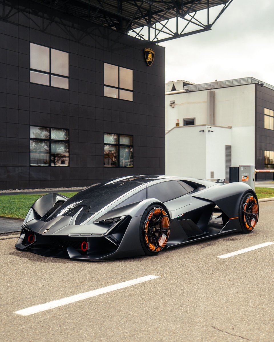 Lamborghini tweet media